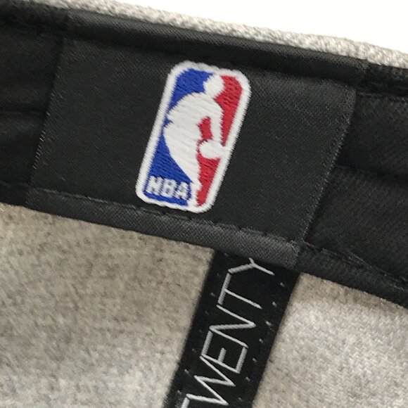 New Era 9Twenty Toronto Raptors Youth Hat - Picture 9 of 11